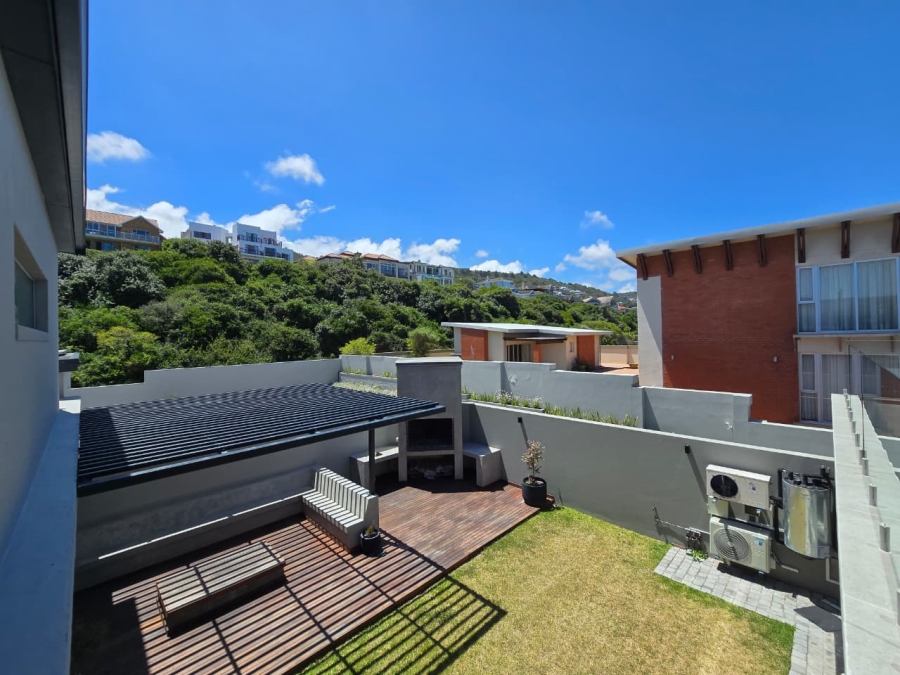 4 Bedroom Property for Sale in Outeniqua Strand Western Cape
